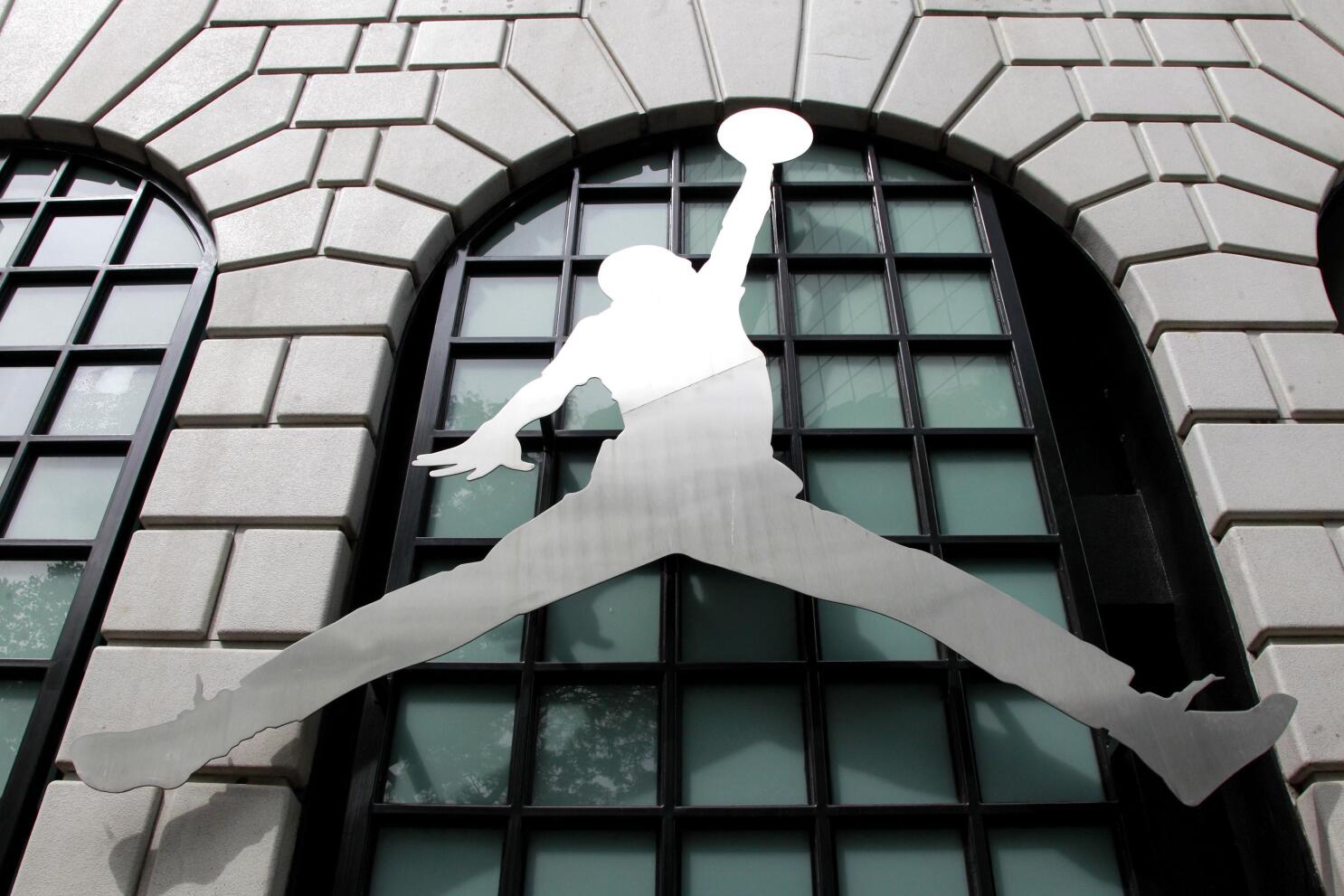 Michael jordan resigns from nike best sale